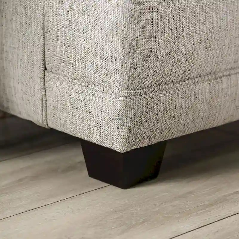 Canapé en tissu gris de style transitoire